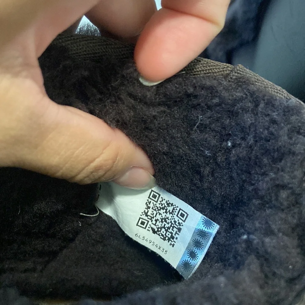 UGG Boots - Picture 4 of 10